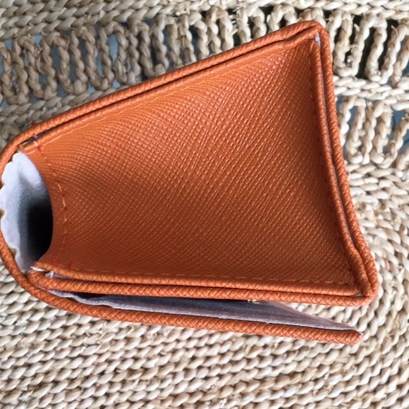 Tory Burch orange eyeglass case - Picture 7 of 10